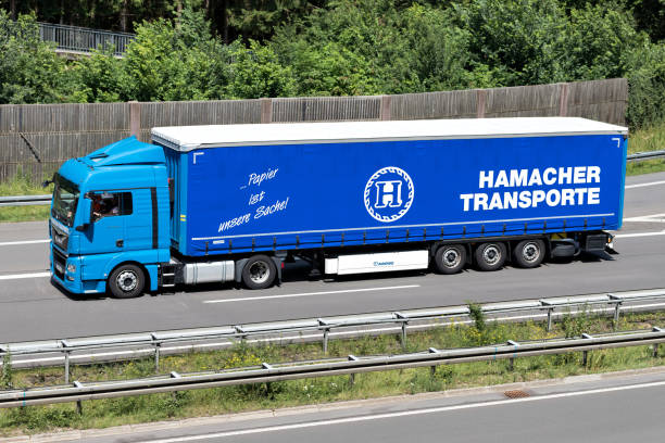 MAN TGX mit Planenanhänger